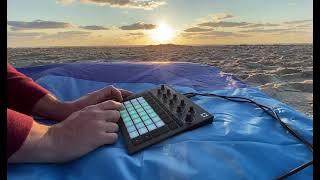 Novation Circuit Tracks - lofi Sunrise (At the beach!)
