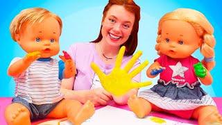 Irene und Nenuco Puppen im Puppen Kindergarten. Wir malen mit den Händen