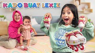 SEPATU RODA BUAT ADIK BAYI LEXIE  LEIKA SEDIH HADIAH LEXIE HILANG  KADO SPESIAL SURPISE!