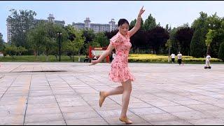 Малышка Цинцин озорно танцует под "Модерн токинг"