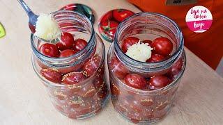 Without sterilization  Amazing Tomatoes for the winter - the easiest recipe. Brine is drunk to the