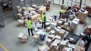 Shocking Video Footage Shows Customs Officers Stealing From FedEx Shipments