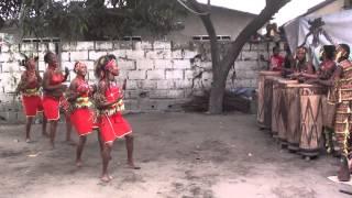 Traditional Congolese Dance - Ballet Arumbaya Ndendeli