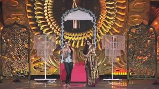 Priyanka Tribute to Rekha ji at IIFA