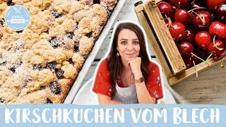 Kirschkuchen vom Blech mit Streusel  | Blitz Blechkuchen | Einfacher Kirschkuchen | Einfach Backen