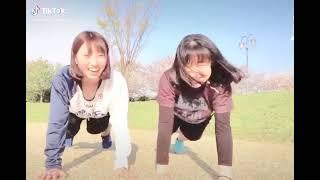 TikTok 可愛い女の子のアレが完全に見えちゃってるwwwwww