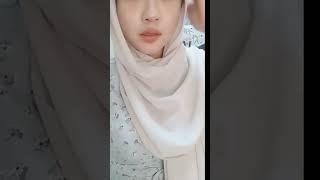 cewek hijab kelihatan celana dalam putih