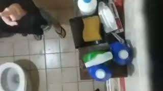 VIRAL SEORANG WANITA DI INTIP OLEH PRIA TAK DI KENAL DI TOILET pakai hp/camera #shorts #trending