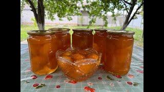 HOMEMADE ROYAL APRICOT JAM: A FAST OF TASTE CREATED WITH LOVE