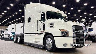 2025 Mack Anthem 64T 70" Raised Roof Sleeper SEMI Truck