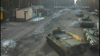 Raw Video | Russian tanks seen entering Ukraine