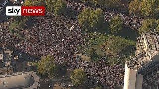 Hundreds of thousands march for a people's vote in London