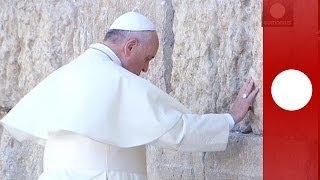 Video: Pope Francis praying at Western Wall in Jerusalem