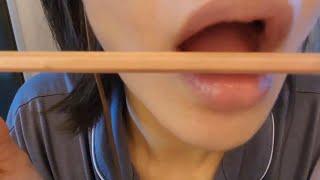 ASMR 옴놈놈 / 입소리 /om nom nom & mouth sounds / pencil eating