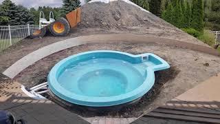 API Custom Fiberglass Pools verses 1 Piece Fiberglass Pools