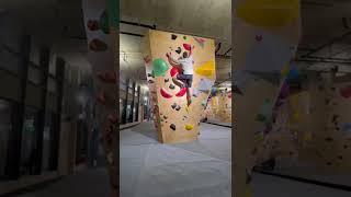 V1 Vert Gaston — Climbing / Bouldering @Hang, London