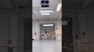 Ballet Class: Sissonne simple in combination with pas echappes en tournant #ballet #dance