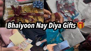 Bhaiyoon Aur Bhabhiyoon Nay Diya Gifts  Allah Pak Sab ko Khush Rakahay Aameen 