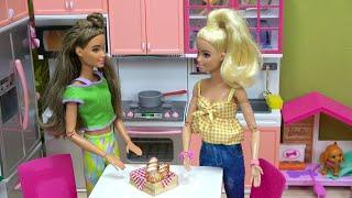 Barbie Sleepover and Sleepover Morning Routine w Friend Isabella and Pets