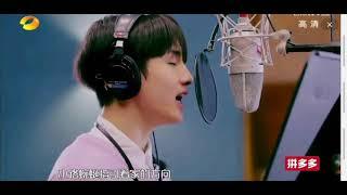 Winwin singing  (Real clip)