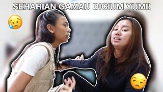 (ENG SUBBED) PRANK SEHARIAN GAMAU DICIUM YUMI!//PRANKING YUMI ANNOYED BY HER KISS FOR A DAY!