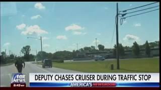 South Florida Deputy Chases Cruiser During Traffic Stop - America's Newsroom