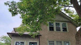 1831 Johnson Street NE, Minneapolis, MN Presented by Bethany Schlieve.