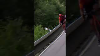 Pidcock descending at the Tour de Suisse ‍The young Brit with his incredible descending skills 