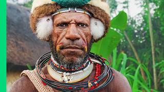 Eating With the World's Most Isolated Tribe!! (Papua)