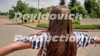 Young teen girl posing on a summer day.