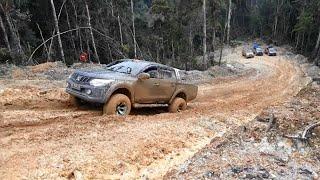 Ford Ranger | Toyota Hilux and Mitsubishi Triton Slippery Hill Climb - Double Cab Truck In Mud Route