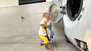 Smart Bibi helps dad wash clothes!