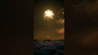 4K Natural New Year's Eve fireworks over snowy mountains 跨年雪山烟花 #relax #music #natural #fireworks