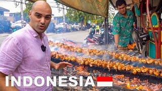 Where Tourists don't go! Indonesian street food tour in JAKARTA