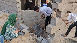 Pregnancy in the heart of nature: the young couple's effort to build a new house"