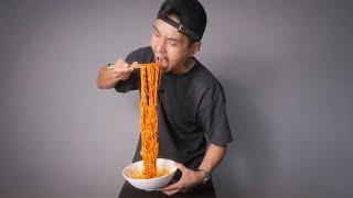 How the creator of Fire Noodles eats Fire Noodles
