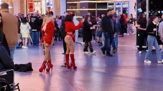 Fremont Street Experience walk in 4k - 3/8 around 9pm - People watching, Showgirls & Entertainers.