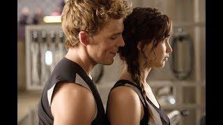 ESCENA ELIMINADA DE EN LLAMAS Finnick enseña a Katniss a hacer nudos