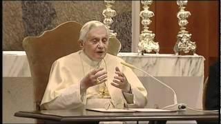 Benedetto XVI: "Non conformatevi al mondo, diffidate dallo strapotere della finanza e dei media"