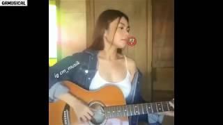 Gagal fokus lihat cewek cantik ini main gitar