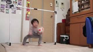 The hilarious football GK of a three-year-old. 笑えるキッズサッカー ゴールキーパー練習。