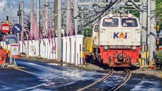 PASUKAN KERETA PAGI SIBUK DI PERLINTASAN TERUNIK YOGYAKARTA!! Kereta Api di Stasiun Yogyakarta