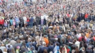 Тысячи новосибирцев спели хором "День Победы" 9 мая в 6 часов утра