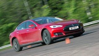 Tesla Model S P85D в Insane-режиме. Фокус с телефоном