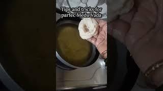 Tips and tricks for parfec Medu vada #shorts #meduvada #tips #tips_and_tricks #viral #tipsandtricks