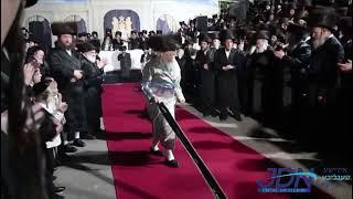 Pinsk Karlin Rebbe Dances Mitzva Tantz At His Einikel's Wedding - Av 5782