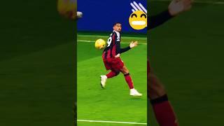 Beautiful skills in football #football #trending #skills #premierleague #goals