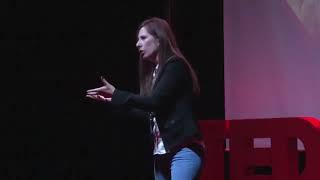 Escuchar nos transforma | Luz Sureda | TEDxNecochea