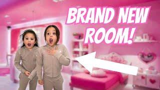 SURPRISING THE GIRLS WITH A BRAND NEW ROOM! FT. JCOOK & CELYS | VLOGMAS DAY 26