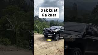 SAAT LAND CRUISER MELEWATI BATU JOMBA